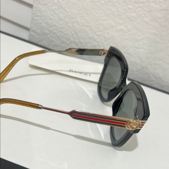 Gucci Black Sunglasses with Red, Yellow, and Green Stripes - Picture 2 of 7